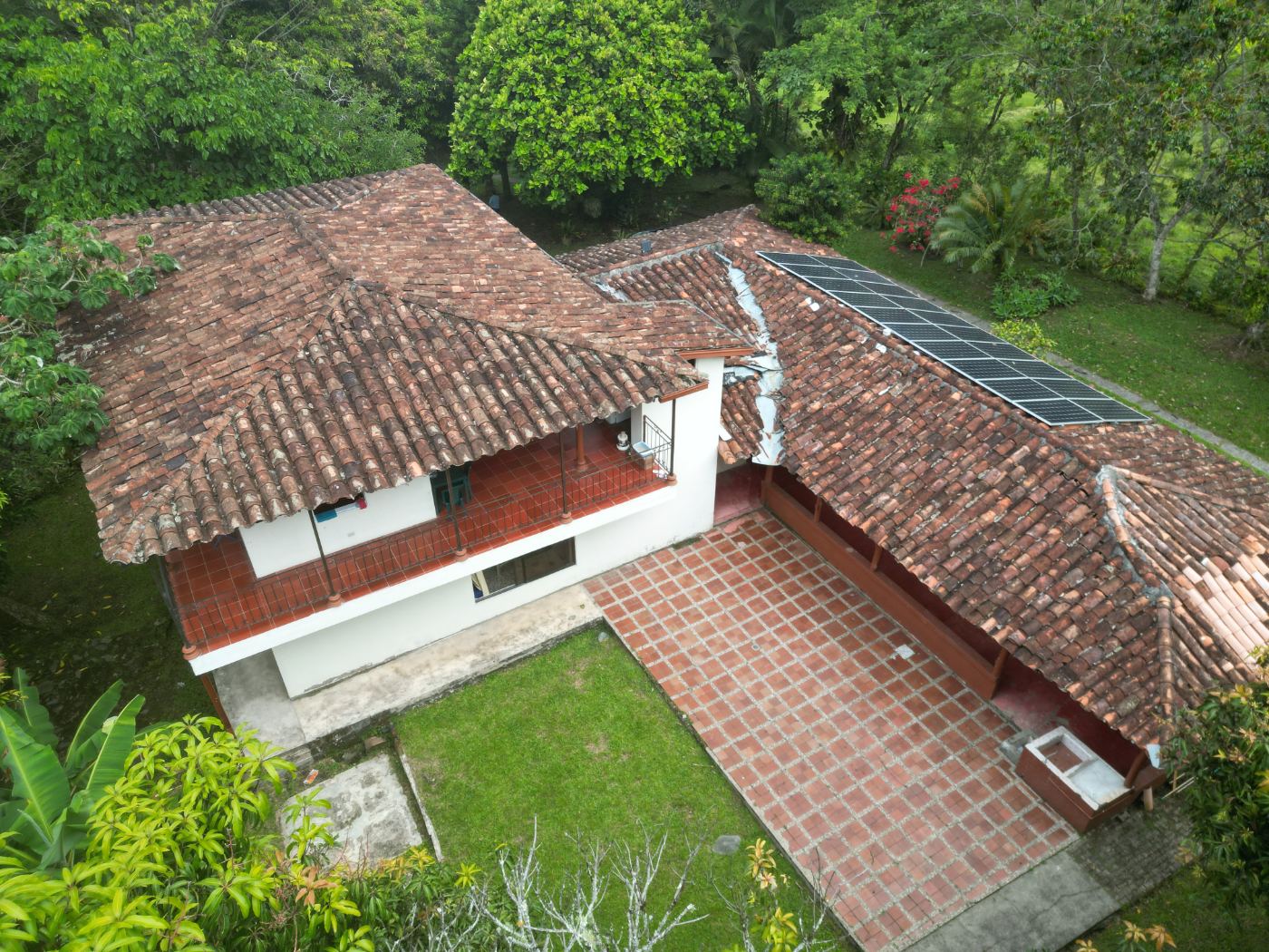 Fachada principal de la finca